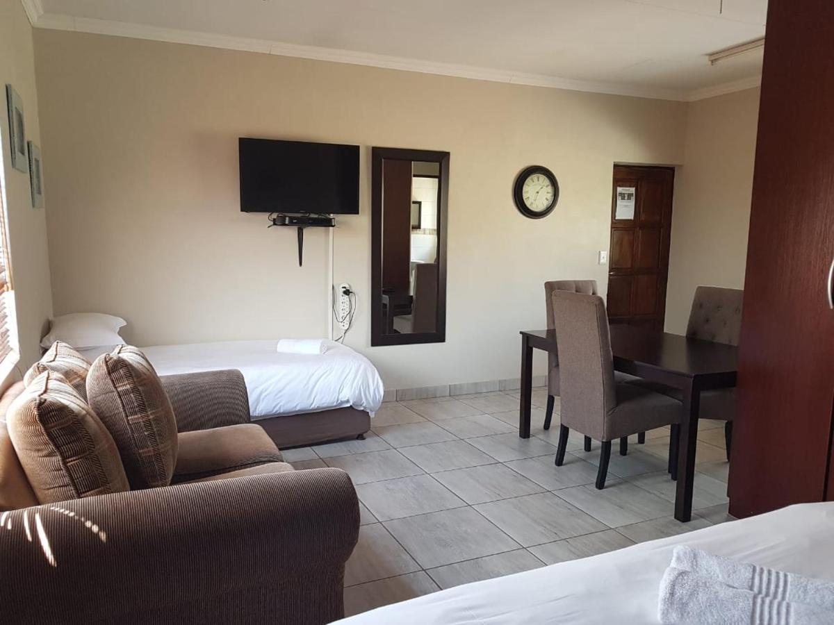 Private Apartments & Biz Stays Претория Екстериор снимка