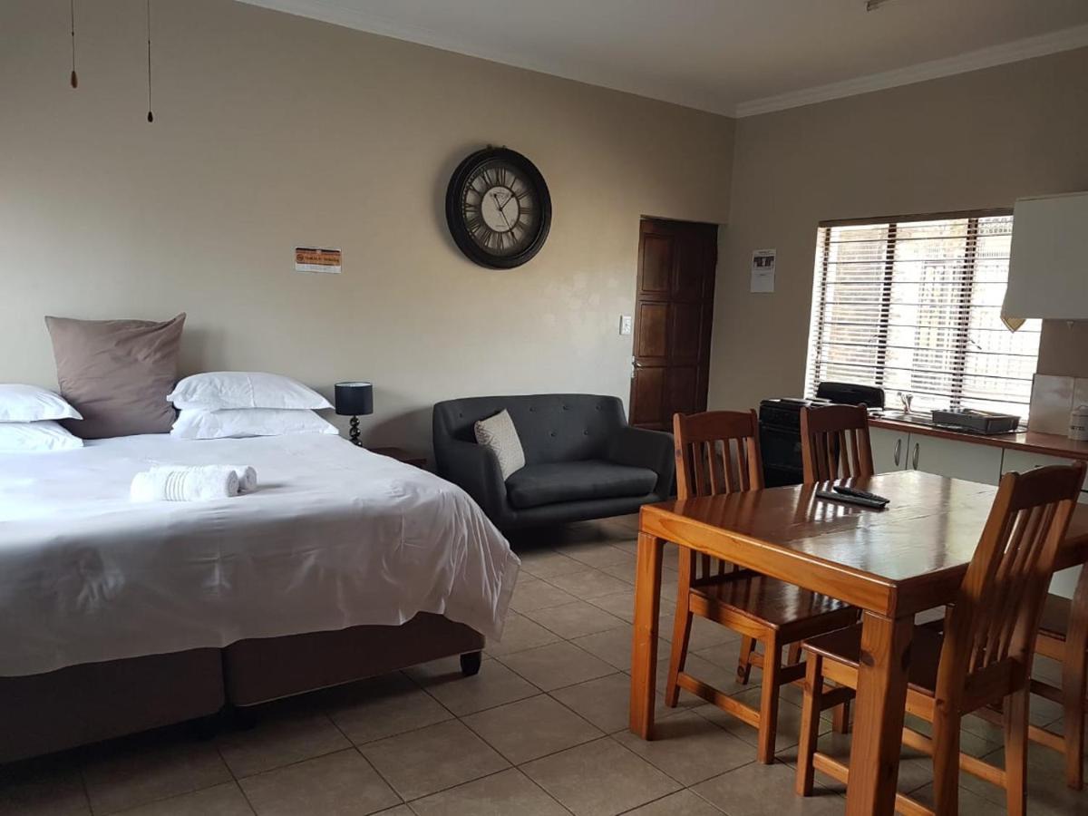 Private Apartments & Biz Stays Претория Екстериор снимка