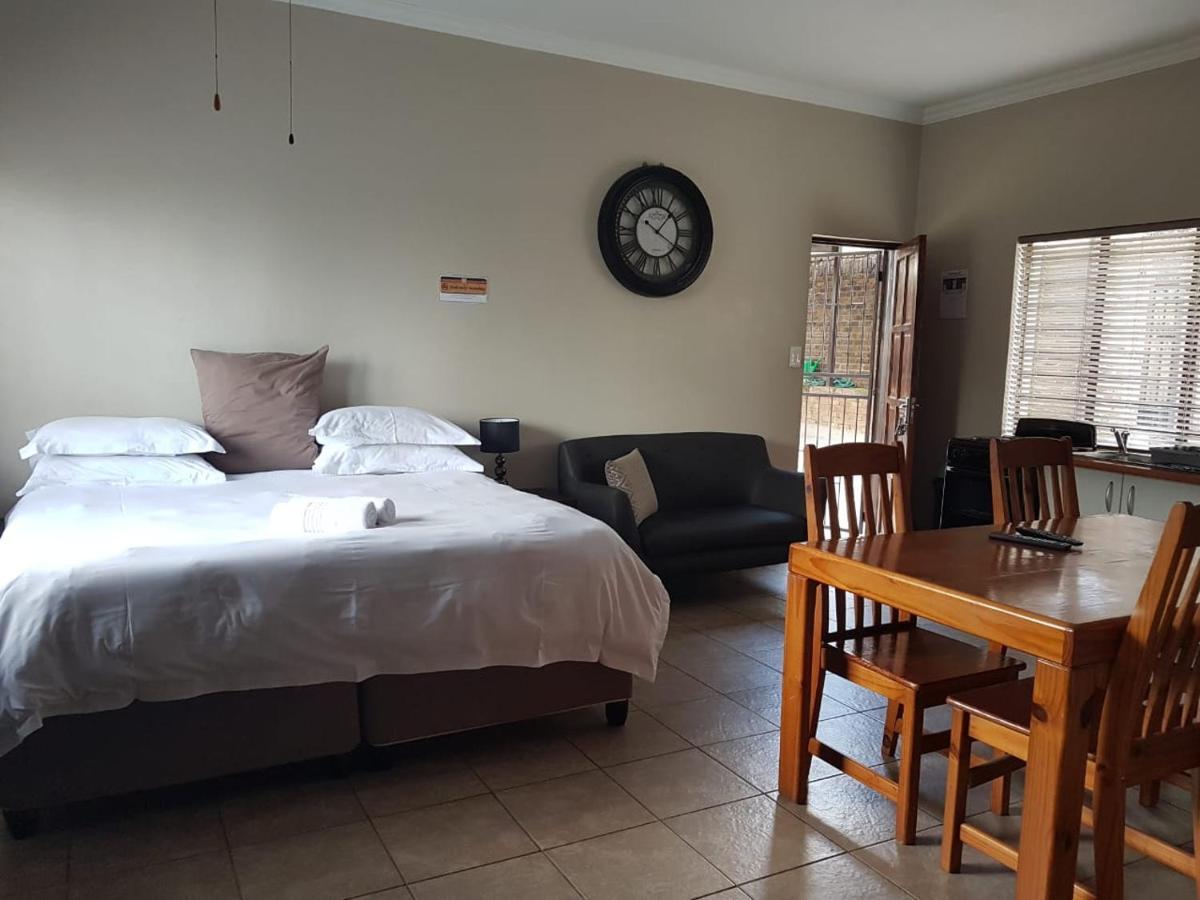 Private Apartments & Biz Stays Претория Екстериор снимка