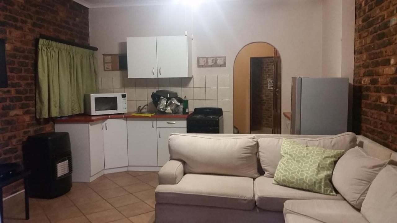 Private Apartments & Biz Stays Претория Екстериор снимка